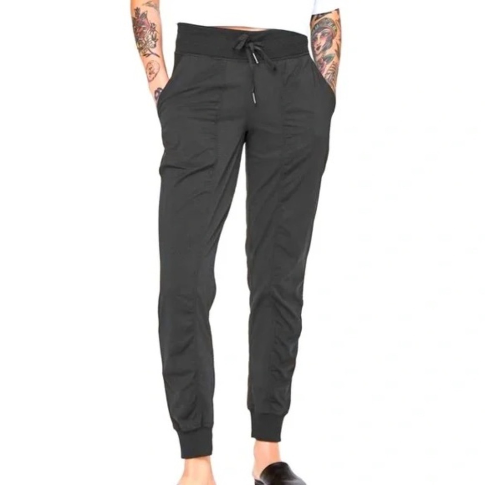 🍋Lululemon Dance Studio Jogger, Black, Size 4, EUC